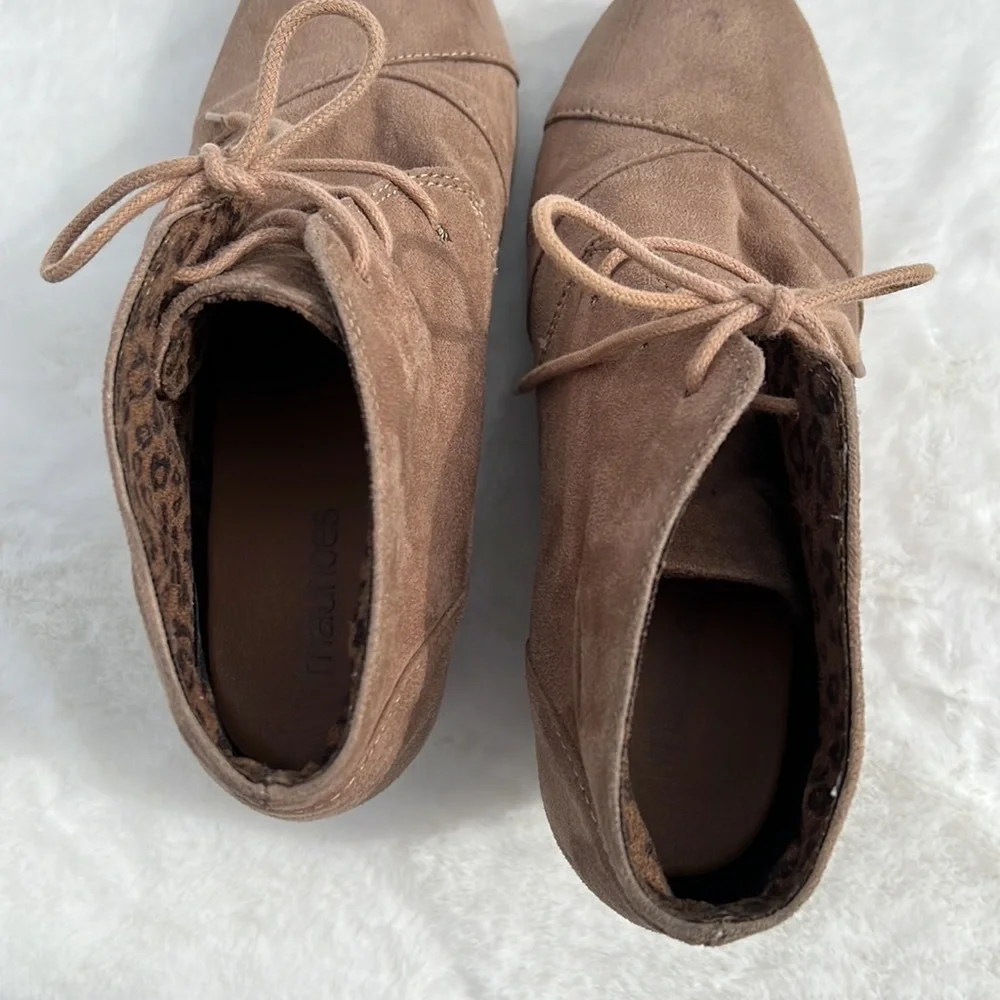 Maurices Wedge Lace Up‎ Booties